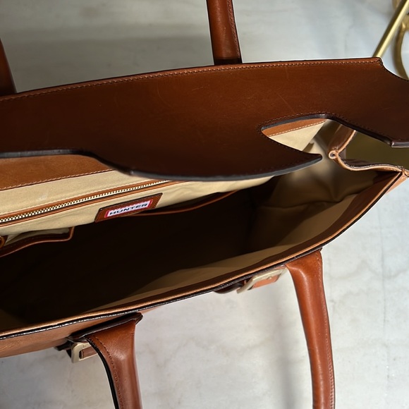 Hunter Kelso Leather Bag - Picture 12 of 13